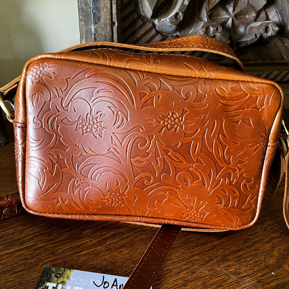 Portland Leather Large Camera Crossbody Bag in Meadow (Tooled Floral) Brown - Picture 2 of 4